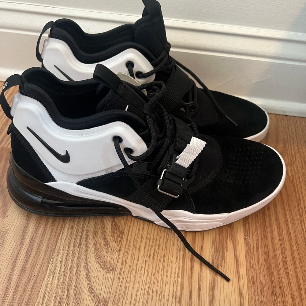 Nike Air Force 270 Men's Shoes - Size 11